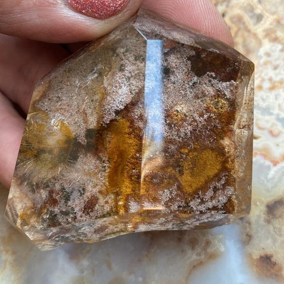 Stunningly gorgeous semi polished garden quartz - Picture 2 of 3